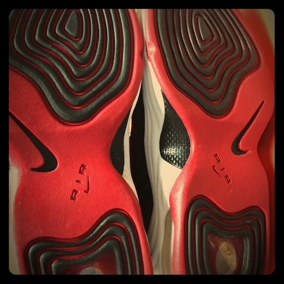 NEW NIKE AIR Shoes. Unisex - Picture 1 of 10